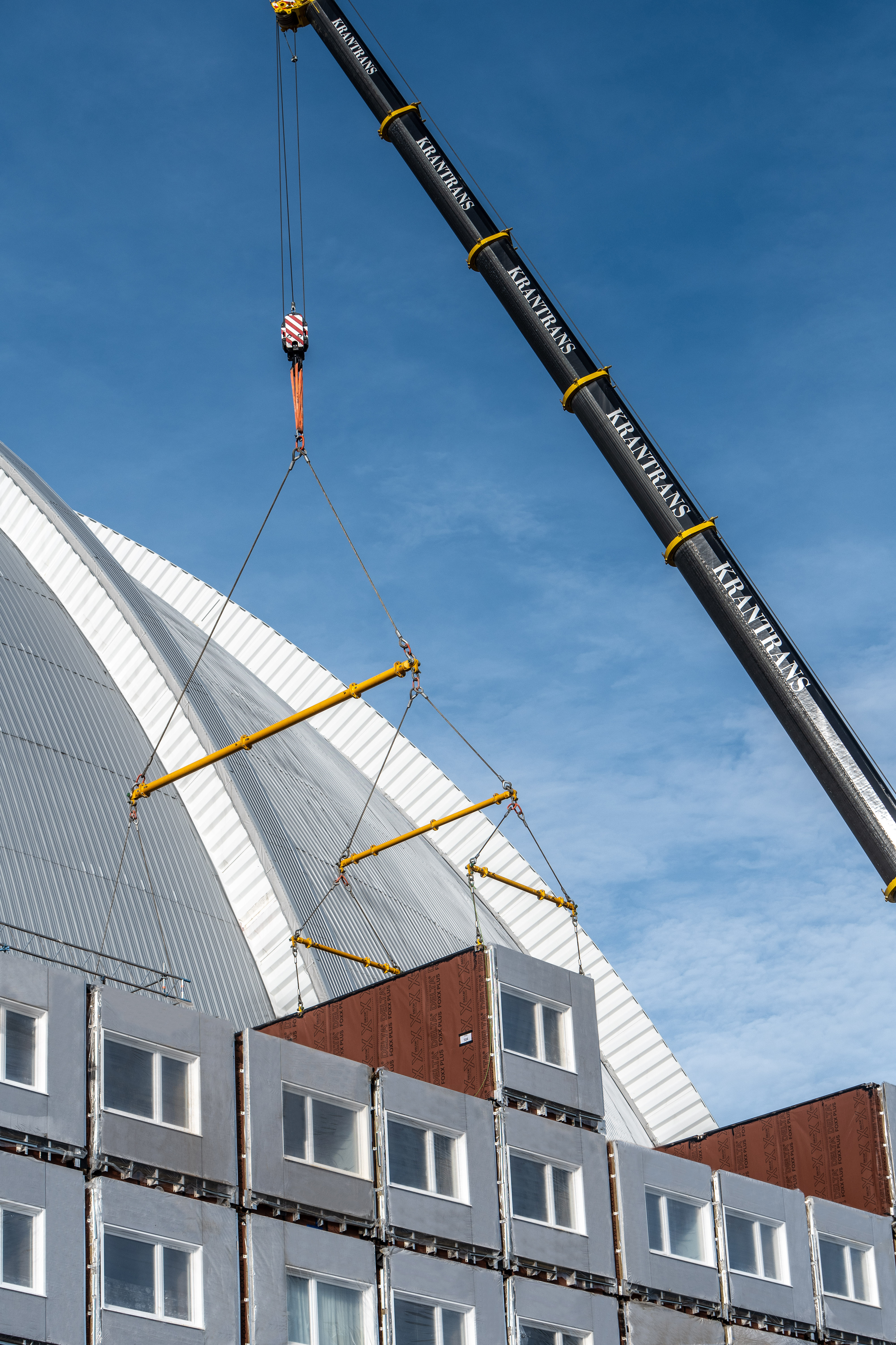 tropical island exterior crane (1)